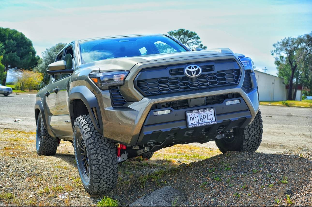 2024 Tacoma BRONZE OXIDE 2024 Tacoma Thread (4th Gen) img_0359-jpe