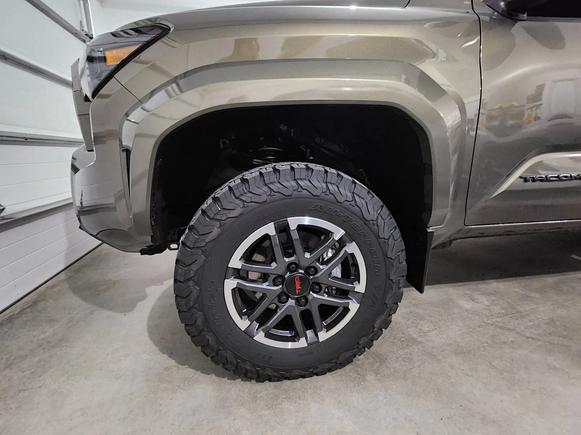 2024 Tacoma 265/70 on factory 18's TRD Sport 6MT thumbnail_20240415_045102