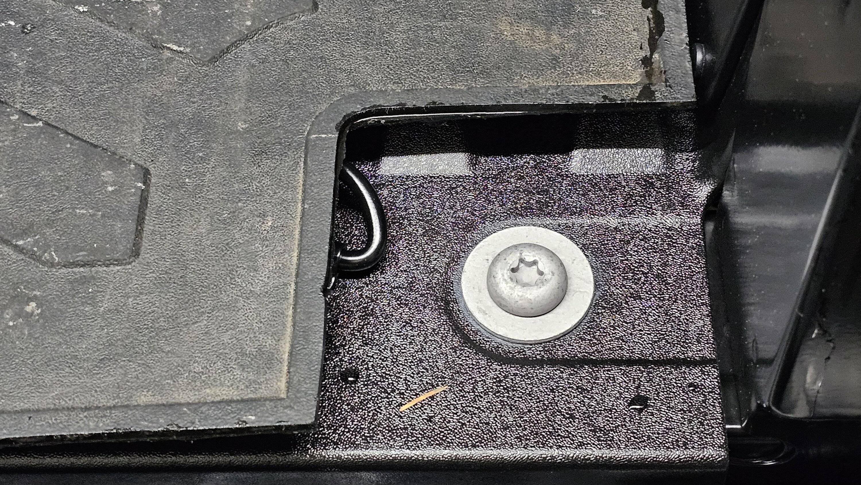 2024 Tacoma 3rd gen bed mat test fitted in 4th gen Tacoma (6' bed) 20240429_110112
