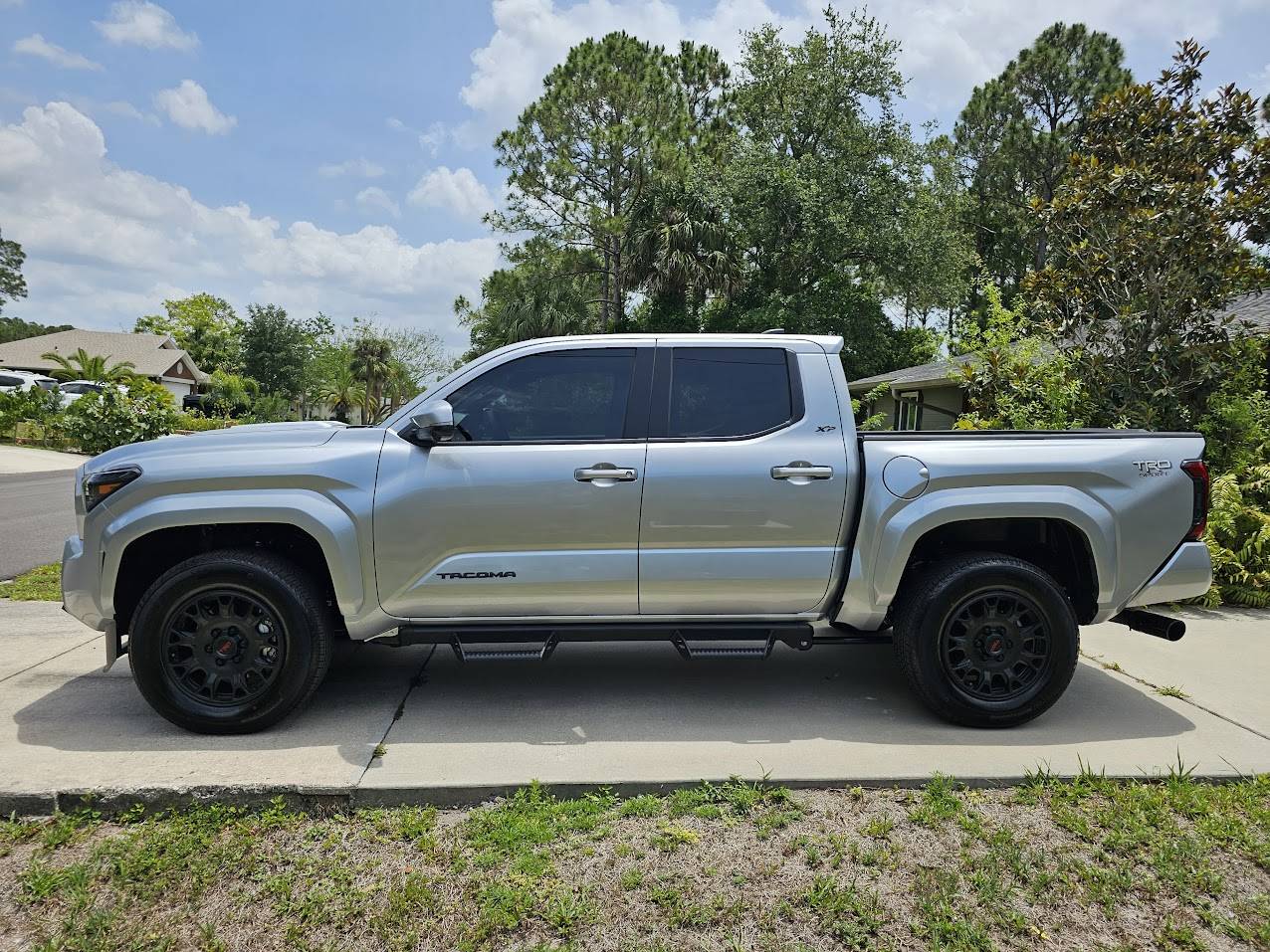 2024 Tacoma CELESTIAL SILVER METALLIC 2024 Tacoma Thread (4th Gen) 20240518_124408