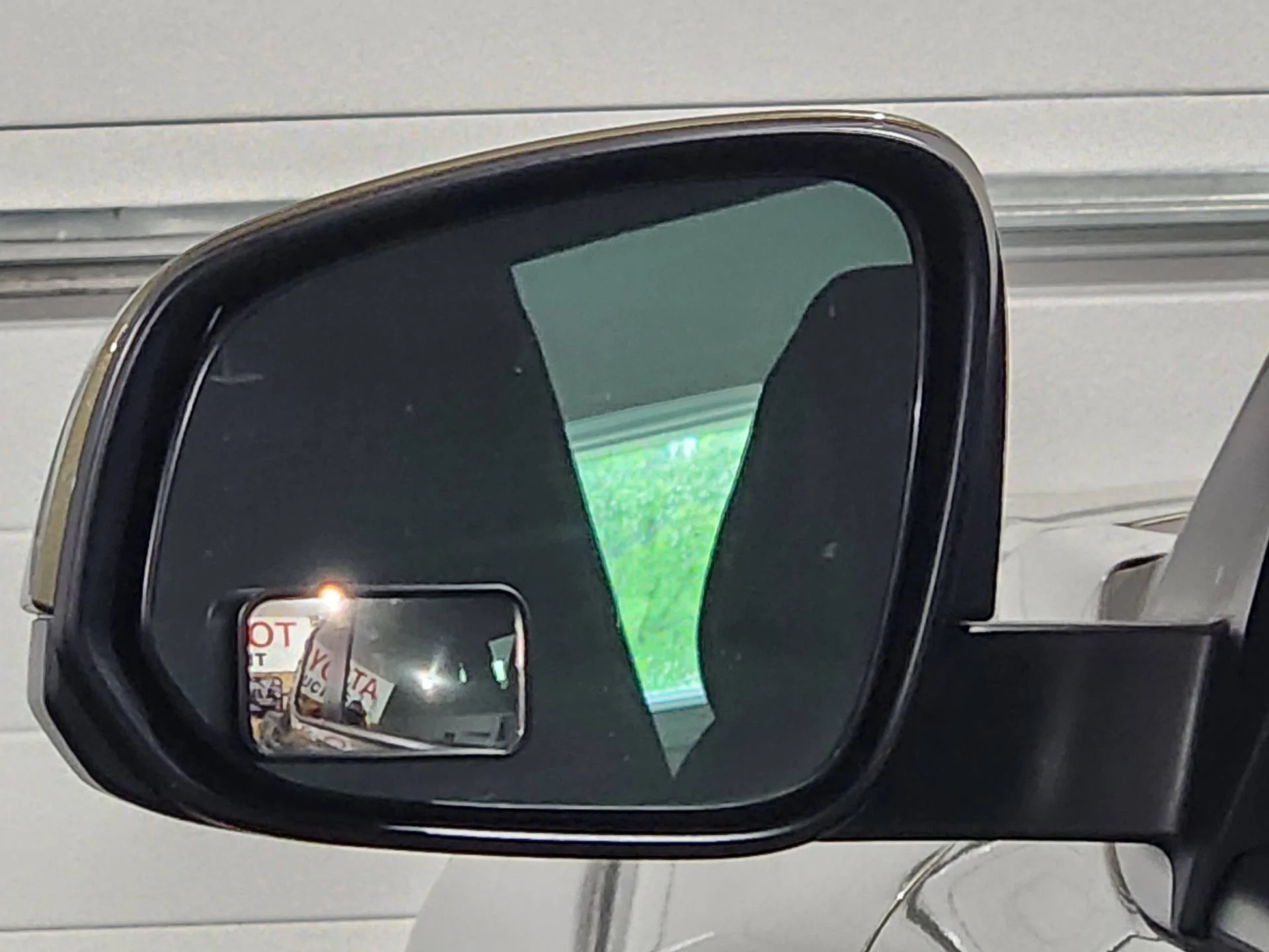 2024 Tacoma Blind spot mirrors recommendations? thumbnail_20240524_123128