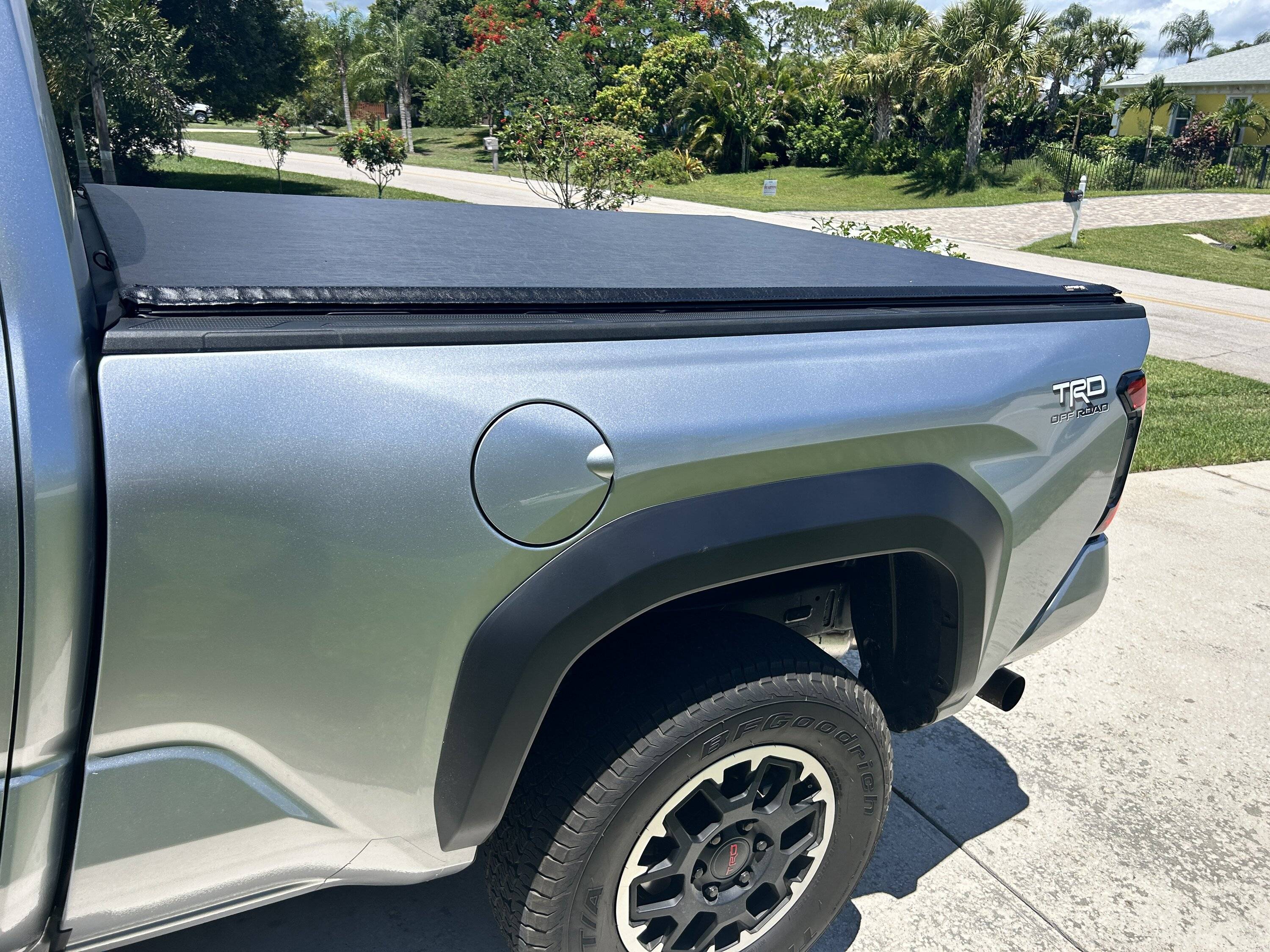 2024 Tacoma Tonneau Cover and Vent Shades IMG_3617