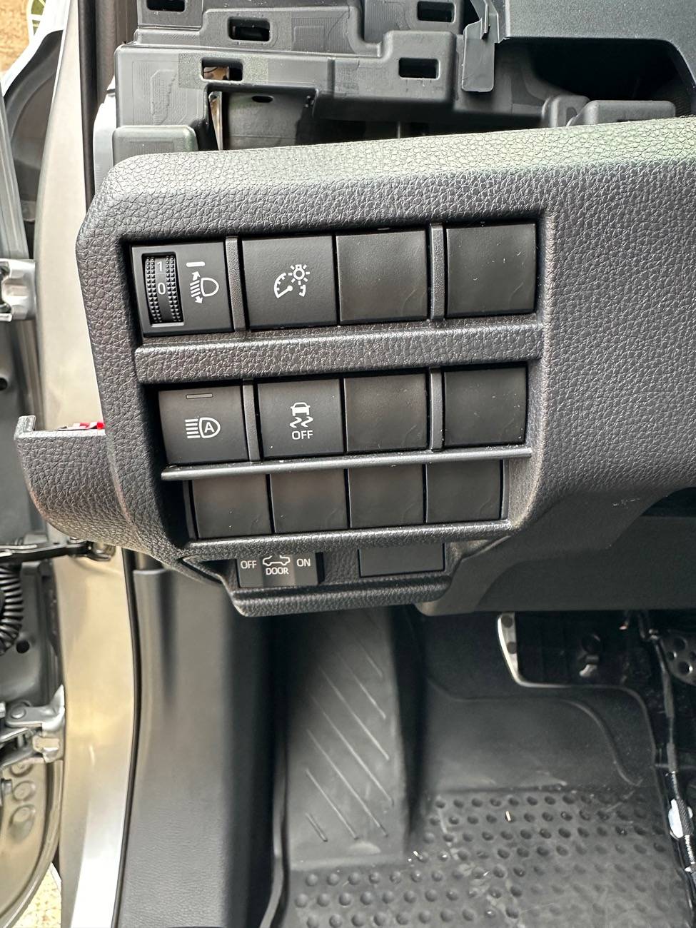 2024 Tacoma Electrical uses/limits for Aux Switches/Inverter IMG_6814