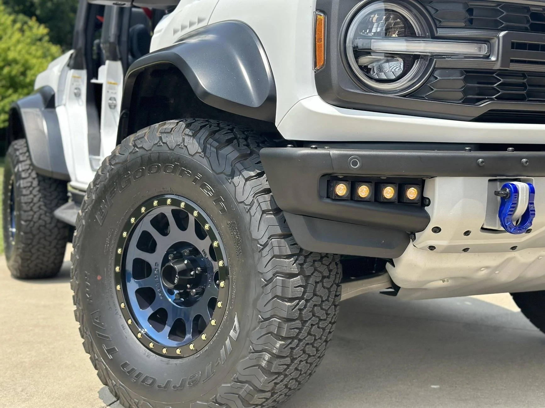 2024 Tacoma 285/70/17 Toyo AT3 tires + Method MR305 NV +25 offset wheels -- stock suspension, no mods, no rub (2024 TRD Off-Road) method305