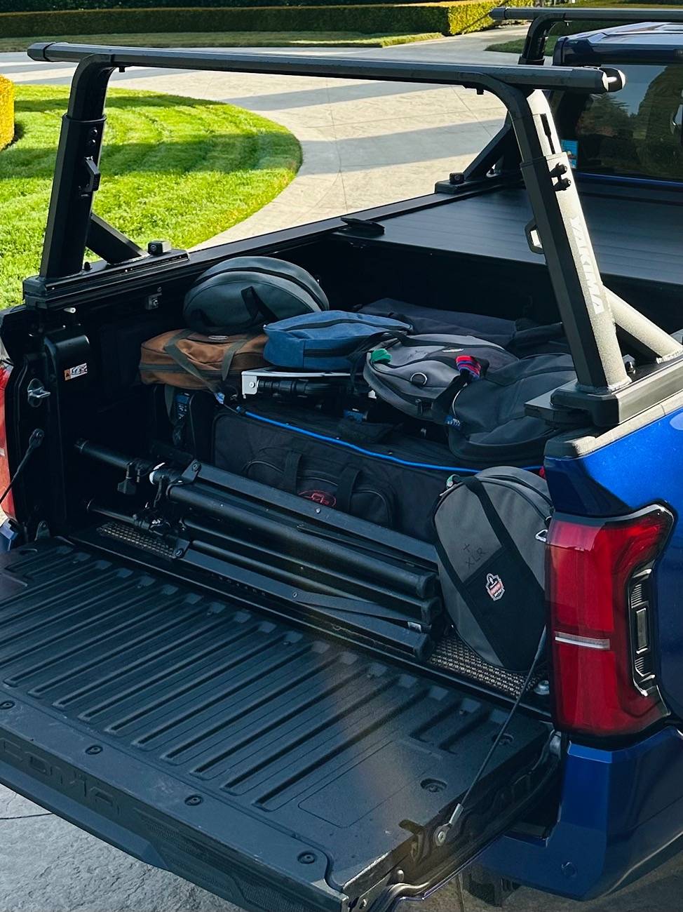 2024 Tacoma Bed Rack & Tonneau combo: Yakima Overhaul Rack & Retrax Pro Locking Tonneau IMG_6136