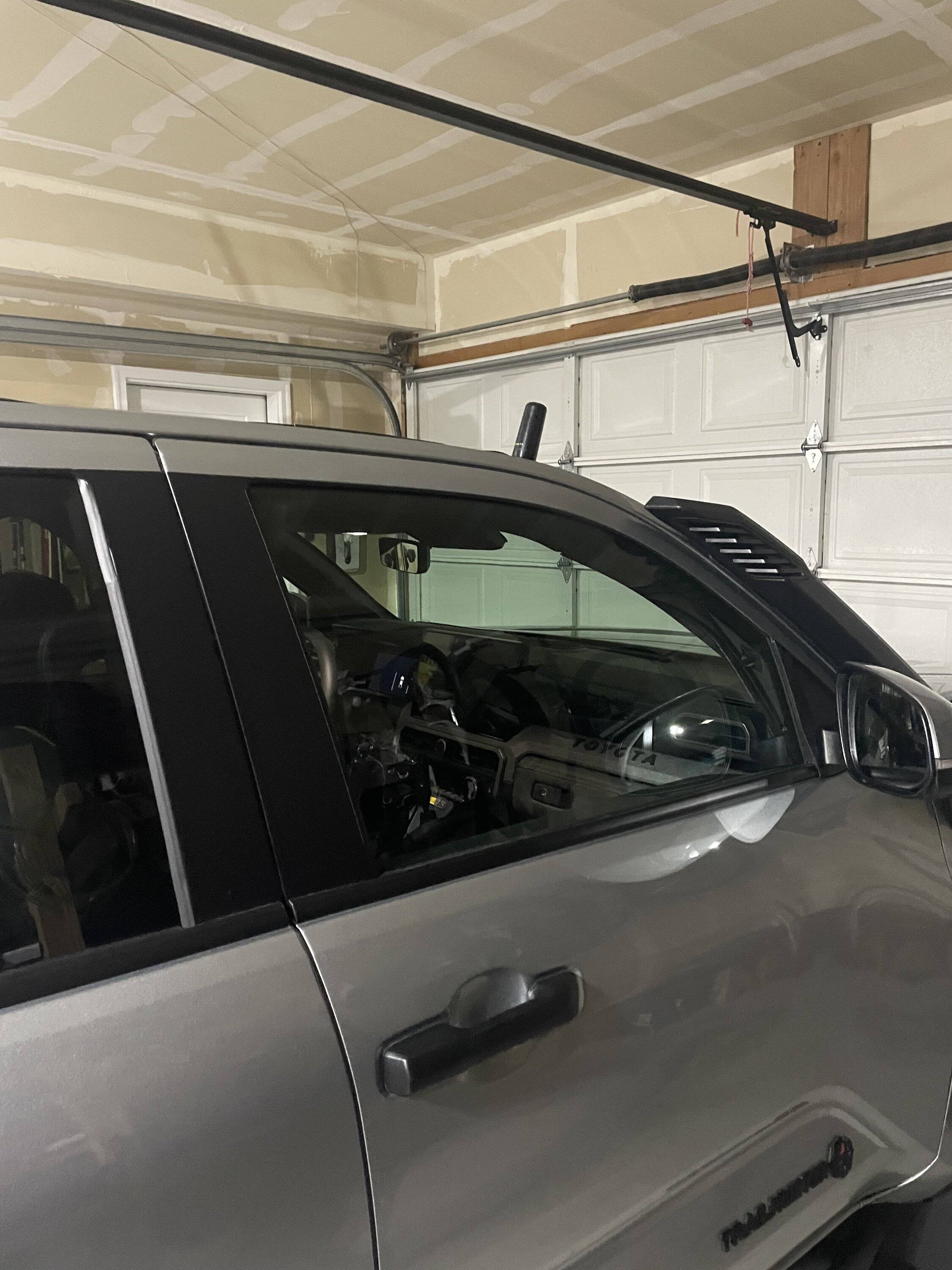 2024 Tacoma Wouxun KG-1000G Plus GMRS Base/Mobile Two Way Radio - Install IMG_2059