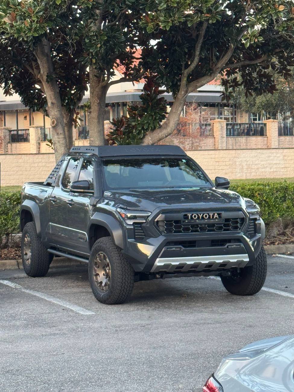 2024 Tacoma Adding light bar to Trailhunter roof rack? IMG_2079