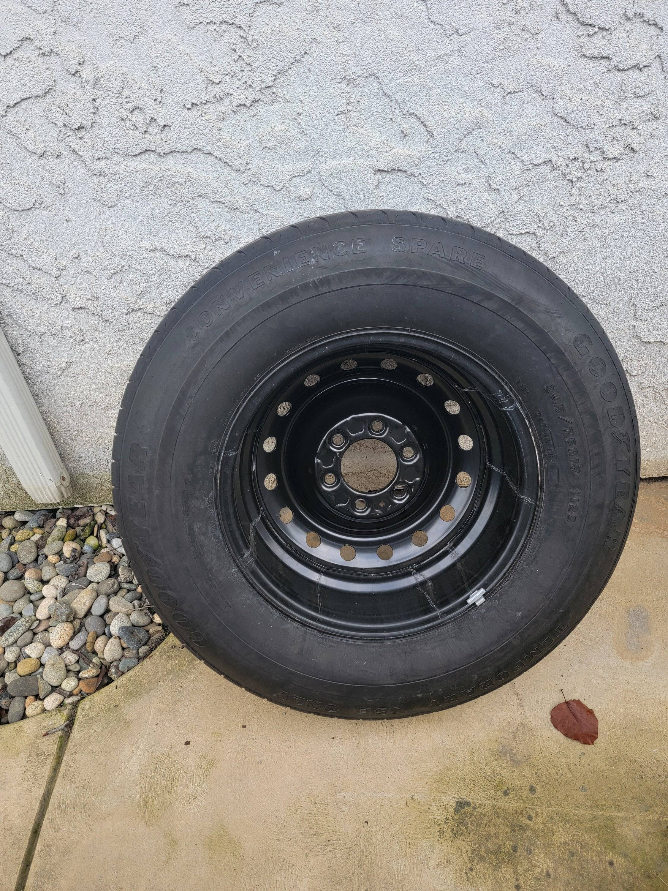 2024 Tacoma TripleAliner and spare tire for 24 Taco w/ 5ft bed - Fresno 20250103_144823