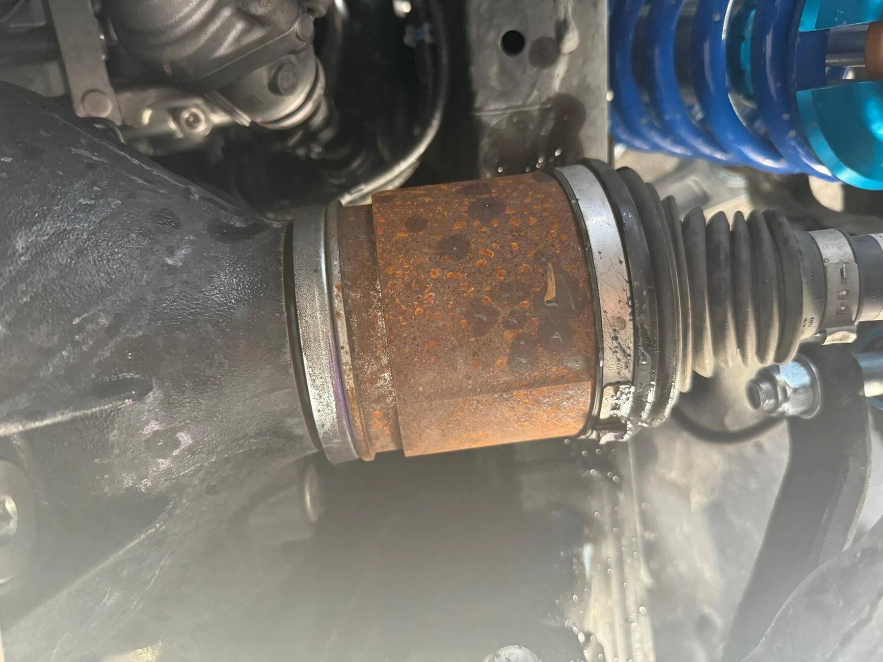 2024 Tacoma CV Axle leak after King 2.5 install 1741113873417-aj