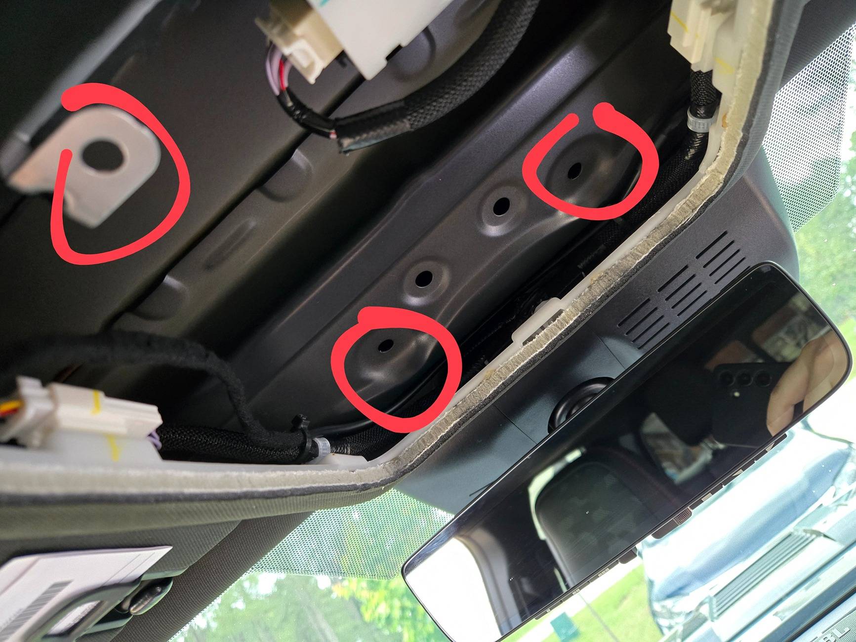 2024 Tacoma Overhead console 20250412_164520~2