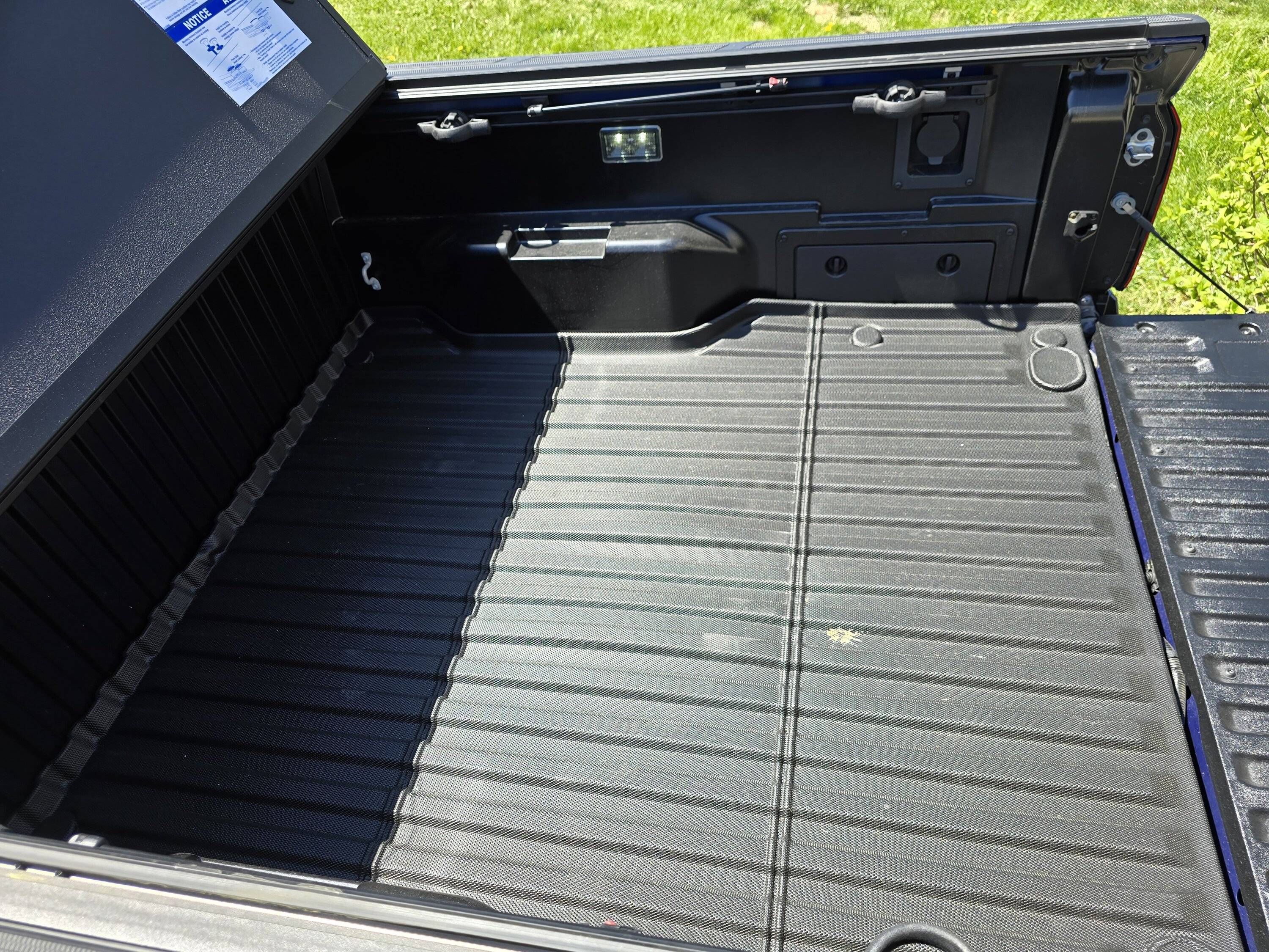 2024 Tacoma TripleAliners bed mat 1000008709