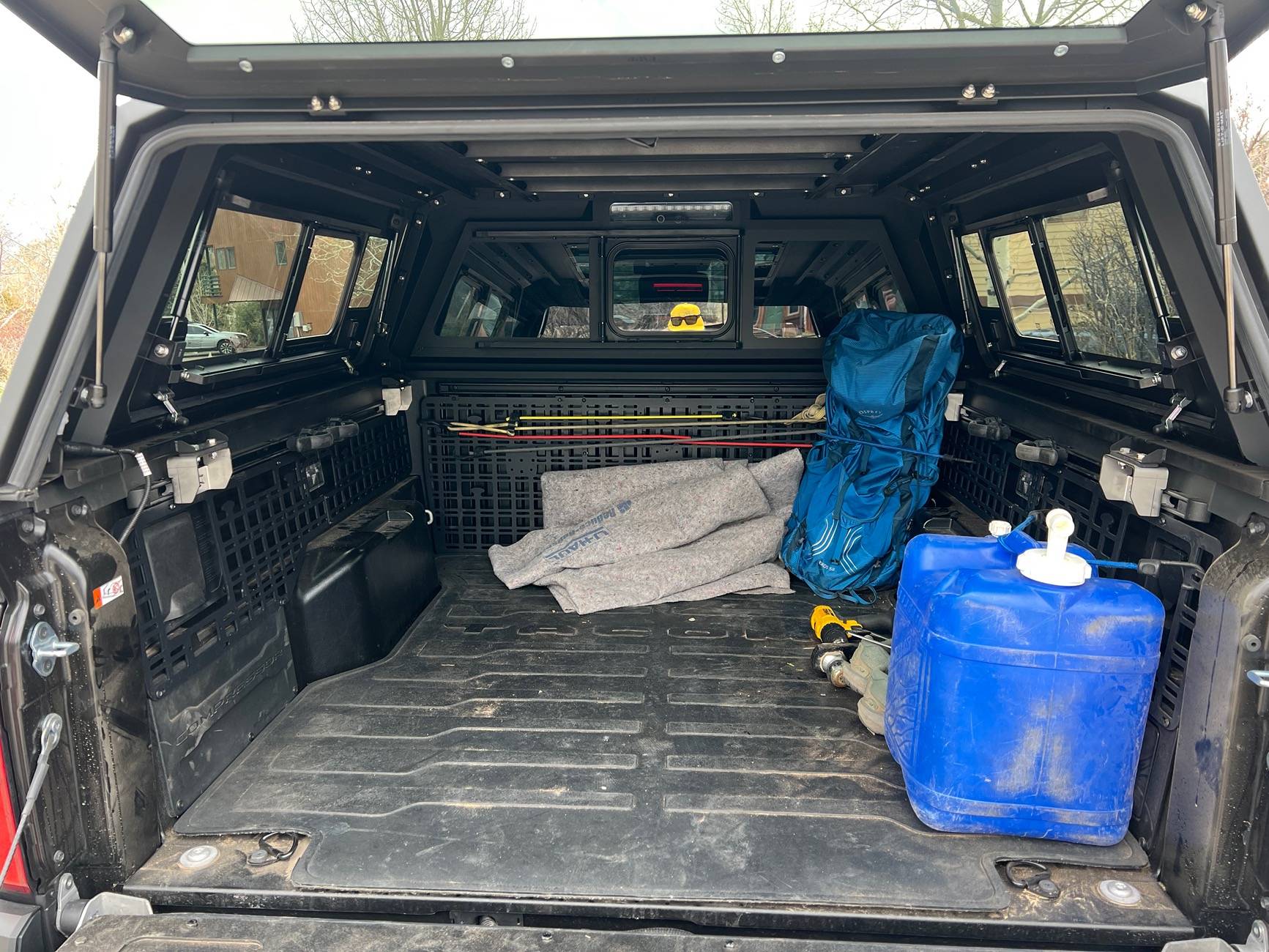 2024 Tacoma SmartCap EVO Sport on Trailhunter IMG_6534