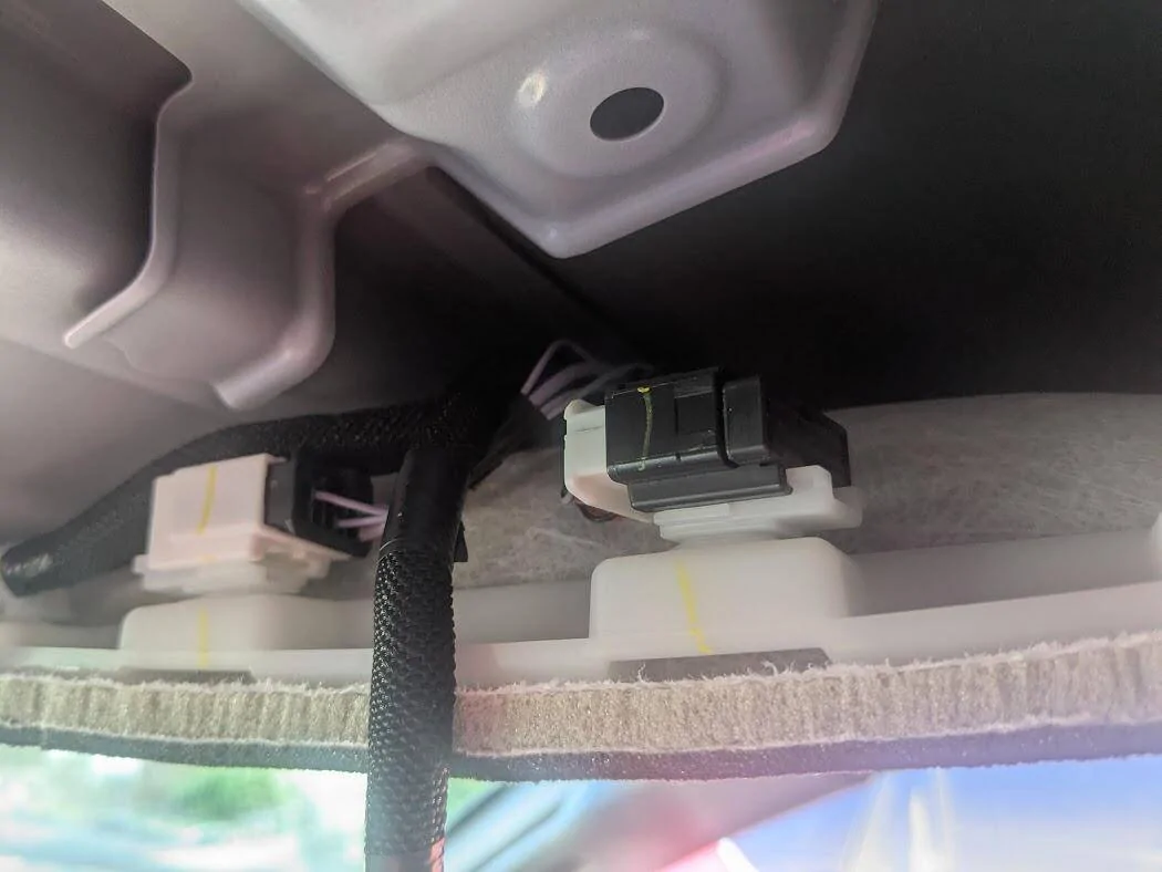 2024 Tacoma Connectors behind the cabin light for additional accessories? 1746752004858-lt