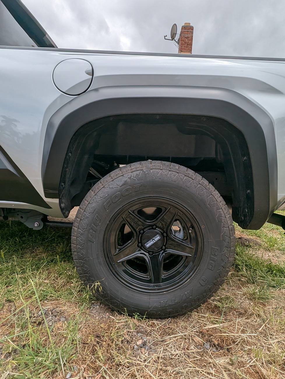 2024 Tacoma 265/70R17 Gang PXL_20250512_221320175