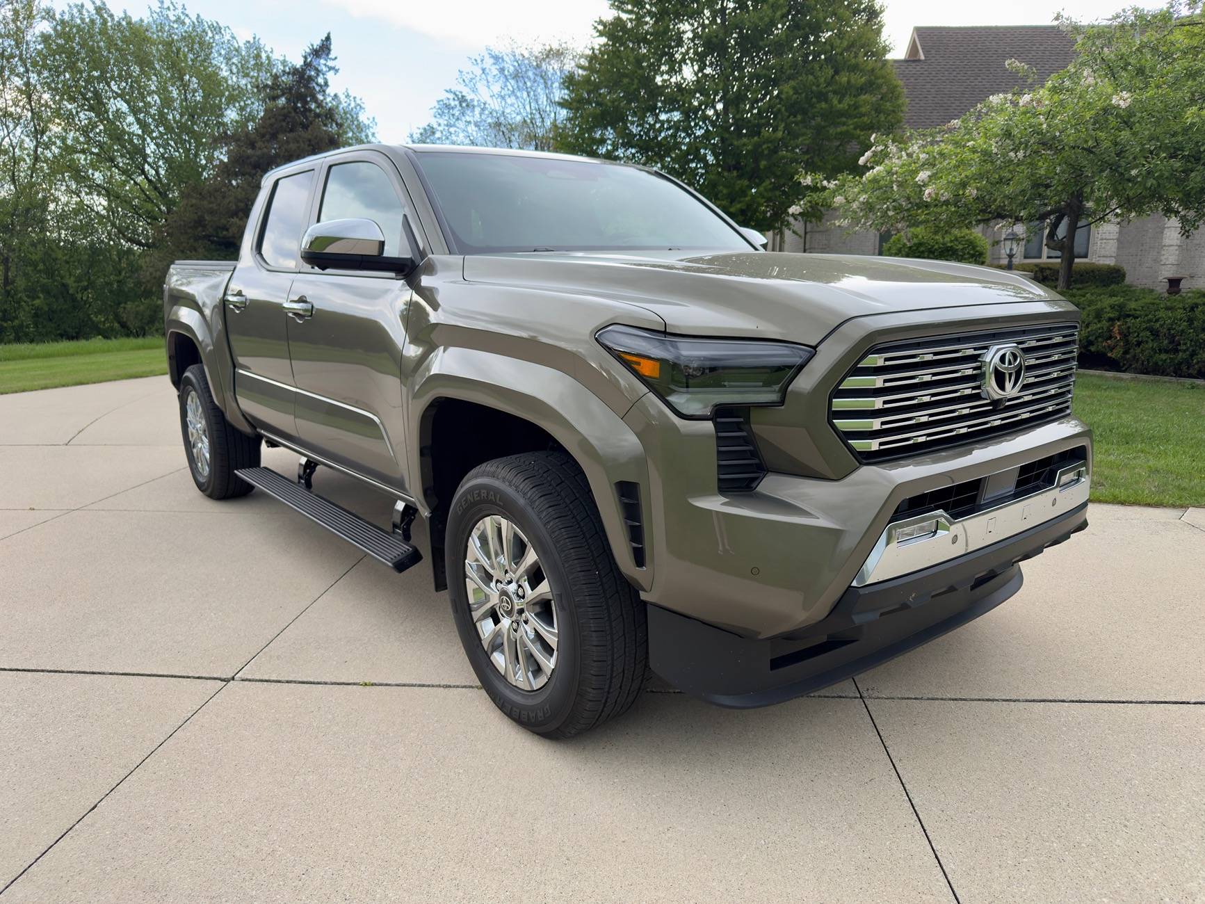 2024 Tacoma Can you remove the TRD PRO emblems from the hood? IMG_0996