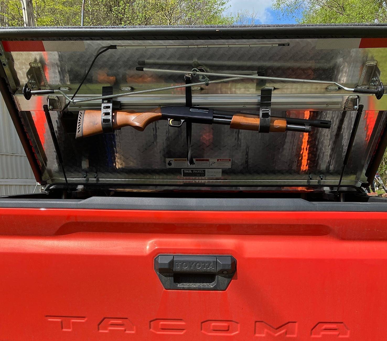 2024 Tacoma Diamondback Tonneau Cover Diamondback SE Gun Rack