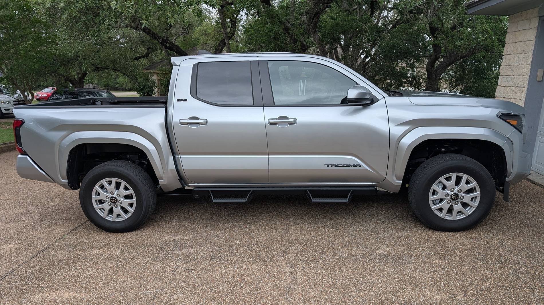 2024 Tacoma 2025 Side rails and Steps 2025 with predator steps