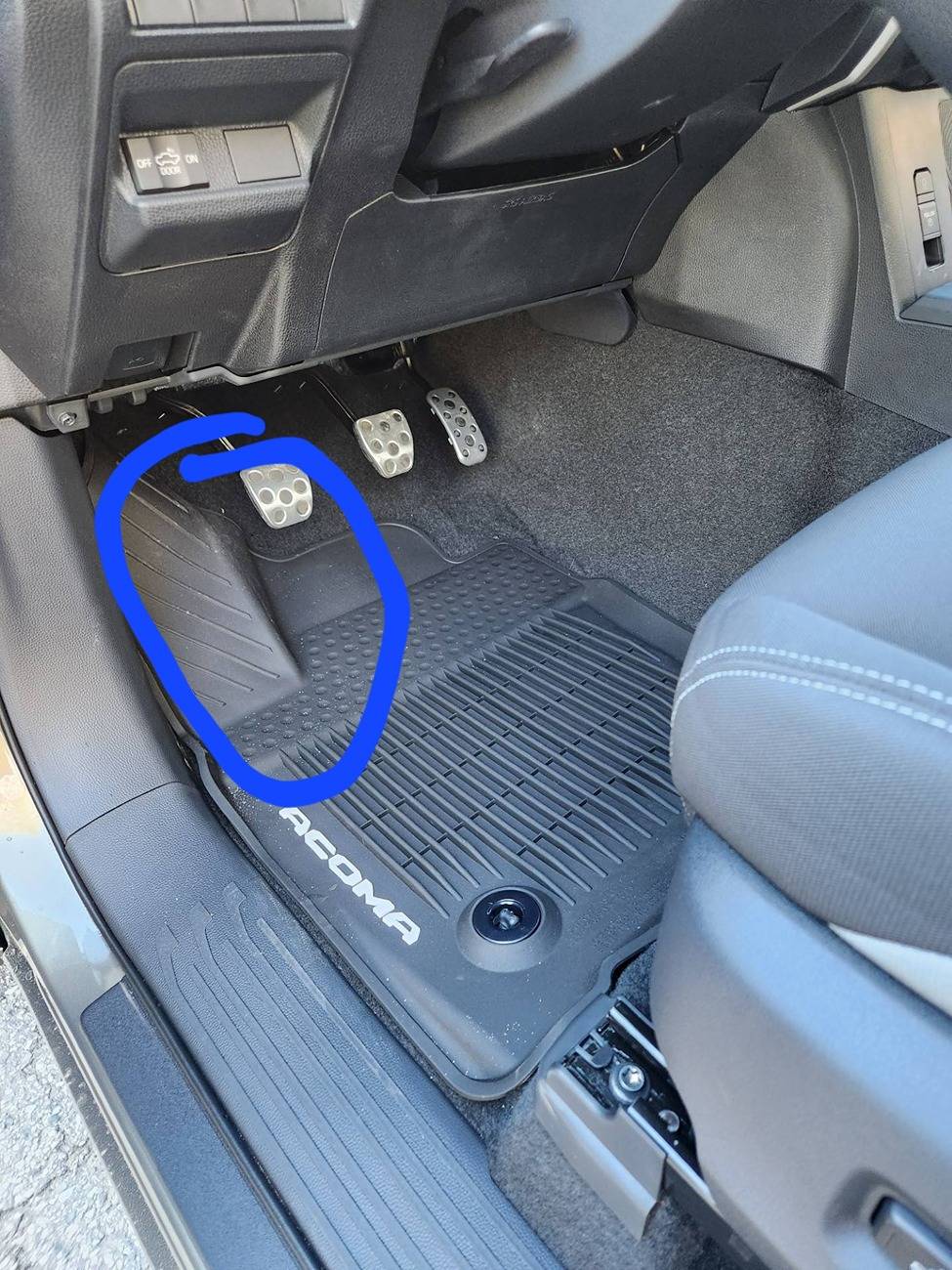 2024 Tacoma ⚠️ All-Weather Floor Mats Catching on Clutch Pedal in My 2025 Tacoma TRD Sport thumbnail_20240413_084200