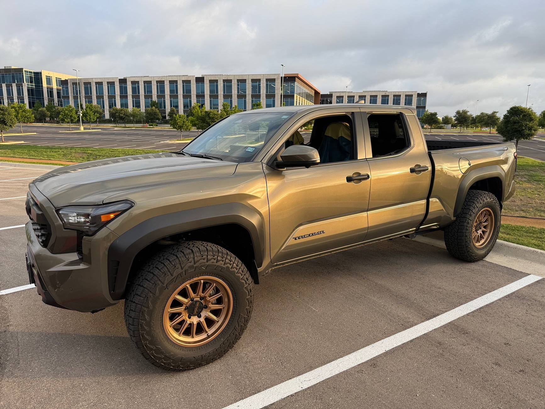 2024 Tacoma Which topper and why ARE? IMG_0359