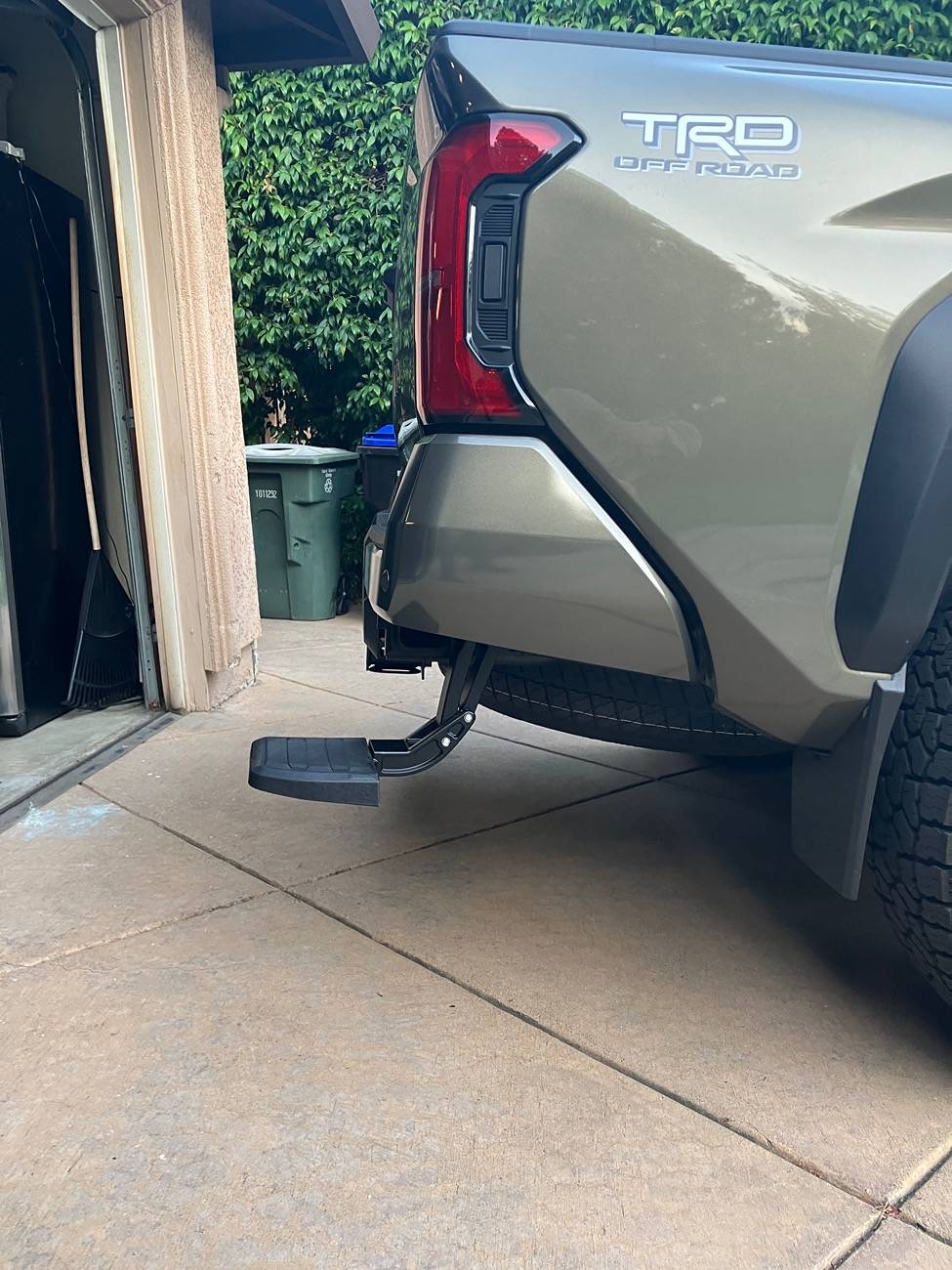 2024 Tacoma Aftermarket Retractable Bed Step? IMG_2312