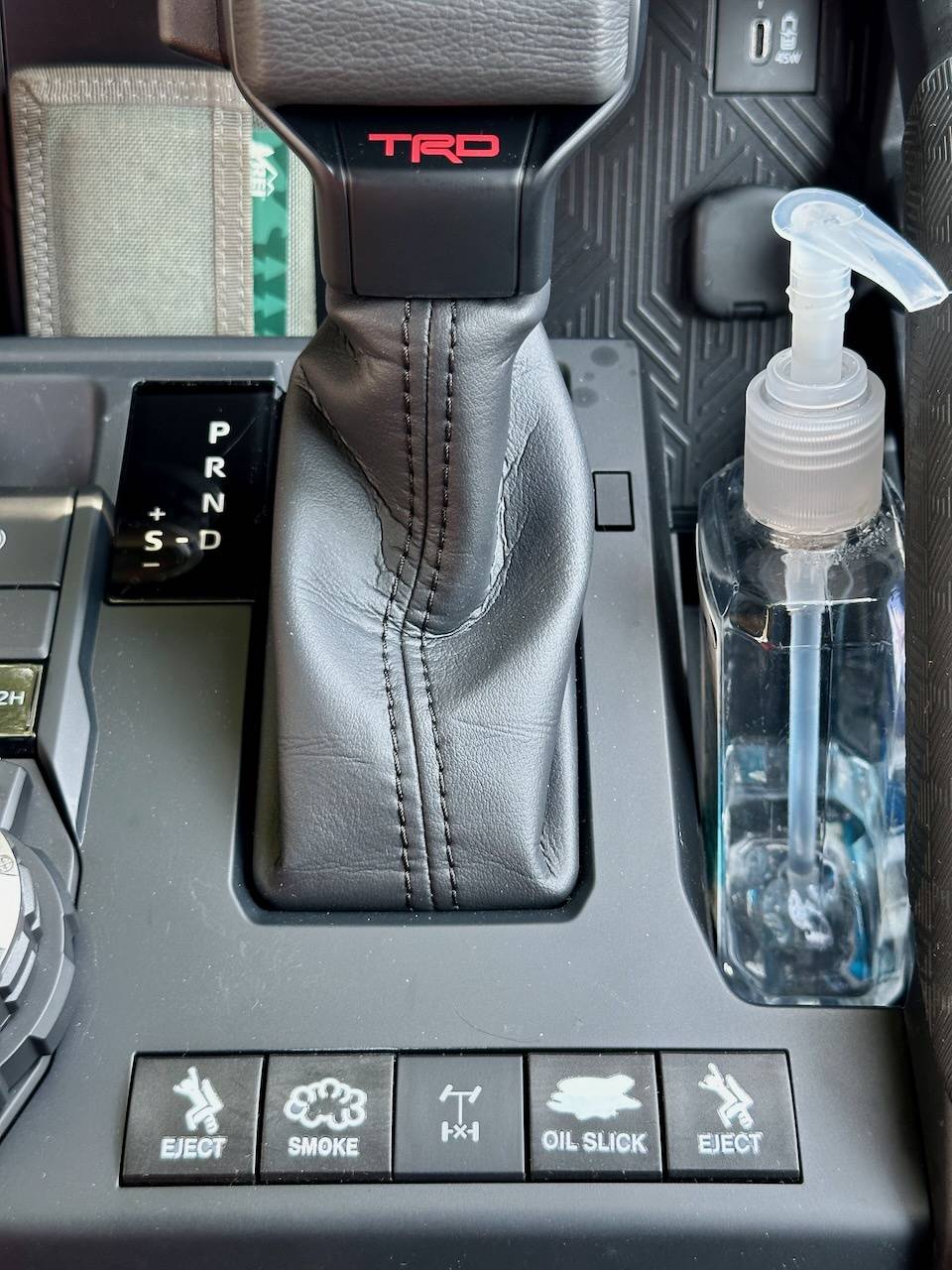 2024 Tacoma Interior mod - what to do with the side slot?! V2sUBPn