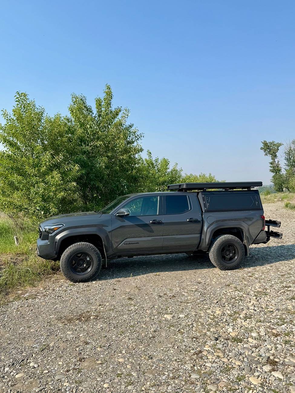 2024 Tacoma Alu-Cab Contour Canopy on Trailhunter - No Regrets IMG_2605