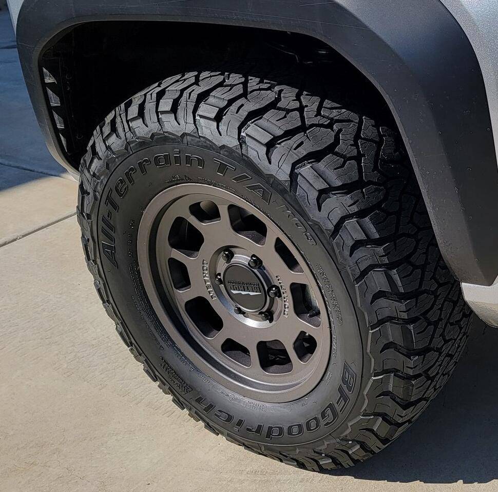 2024 Tacoma Method 705 +35 Offset (Titanium) & 285/70/17 KO3s on Off-Road Hybrid 1749772648735-3k