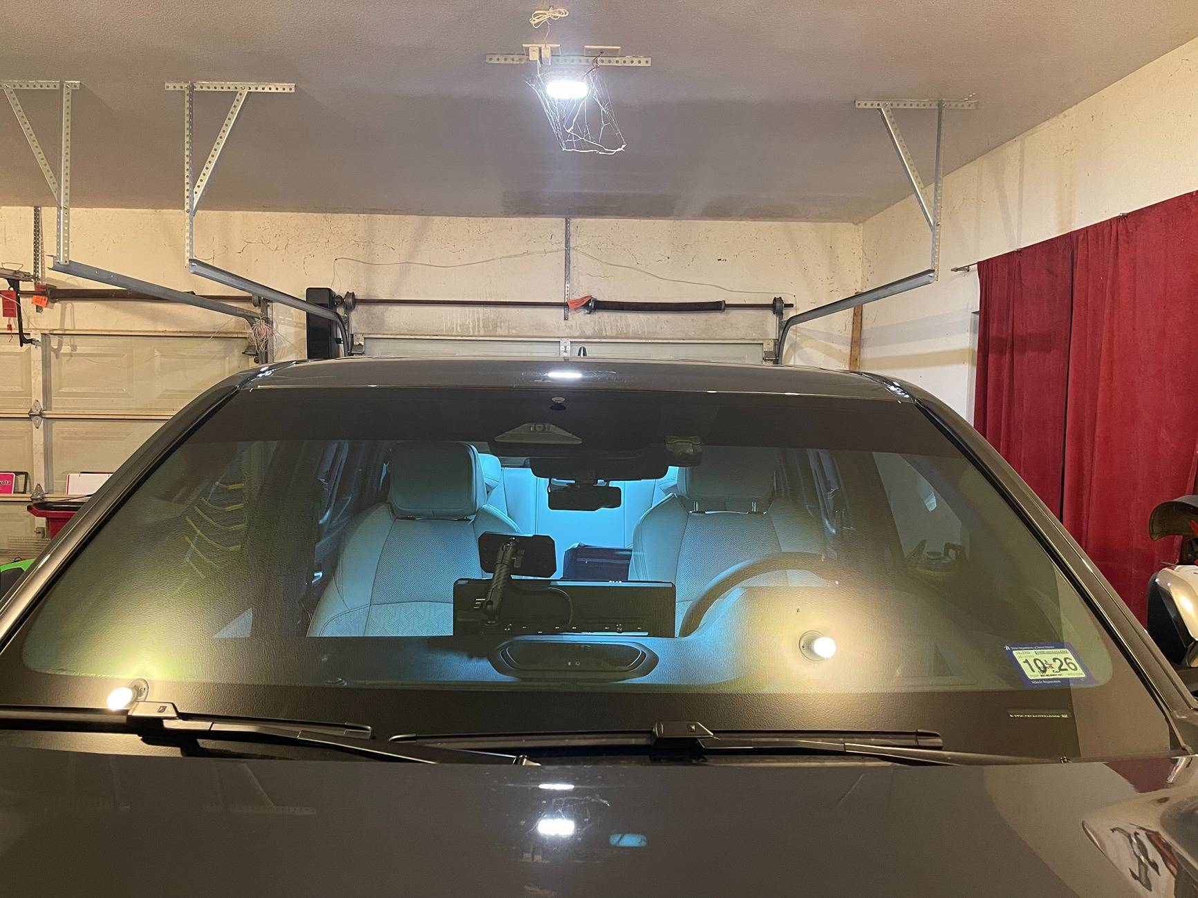 2024 Tacoma Pics of windshield tint banner? 2025-07-11 21.38.03