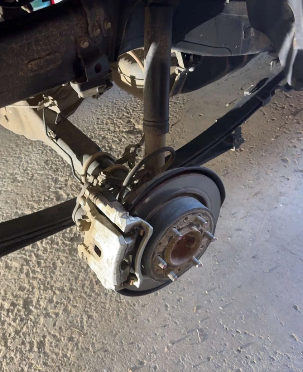 2024 Tacoma PSA: Tacomas with leaf springs and coils share the same shocks - TRD Offroad shocks installed on SR! befor