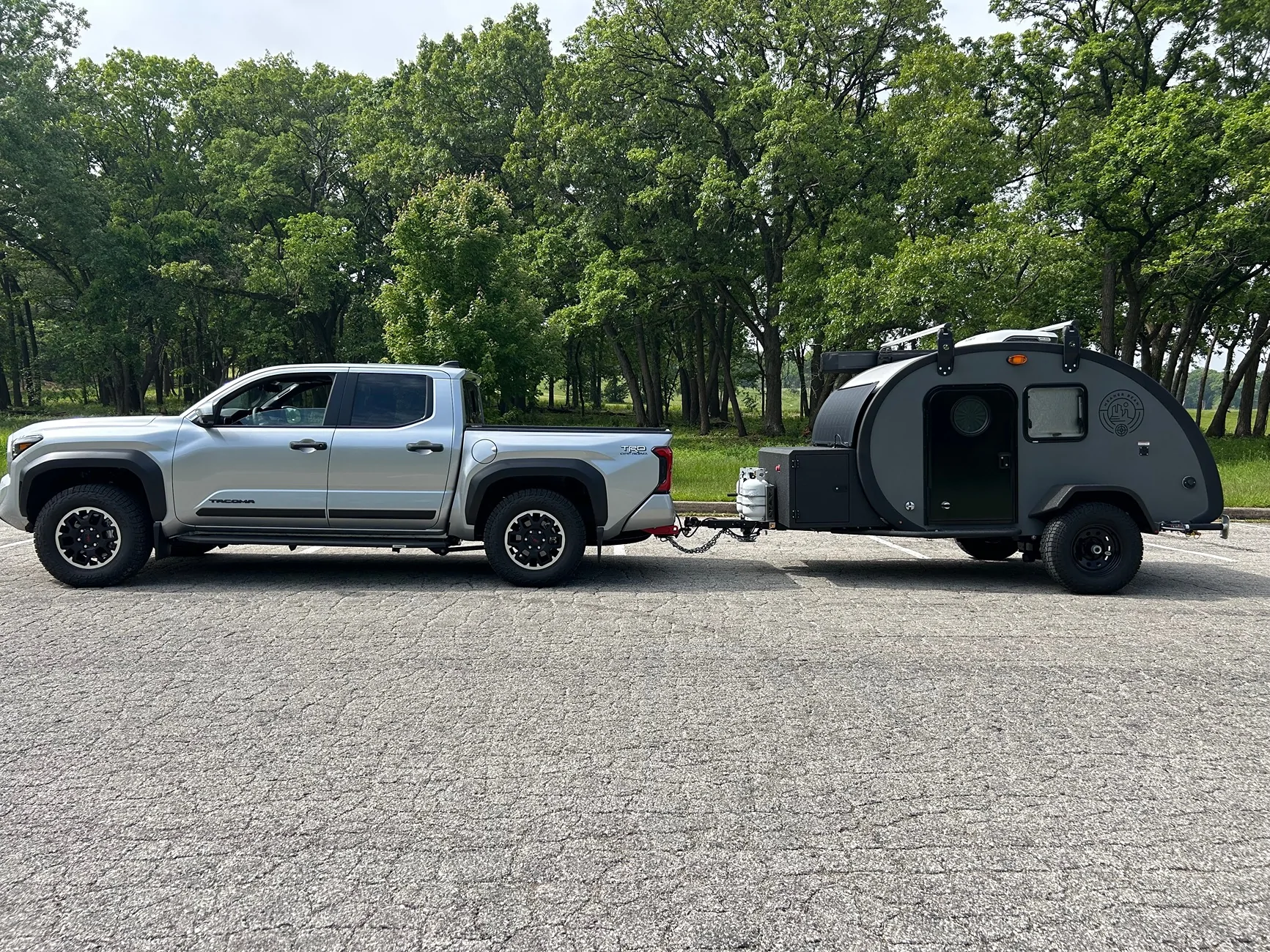 2024 Tacoma Anyone install LoadLifter 5000 air bags yet? IMG_4773