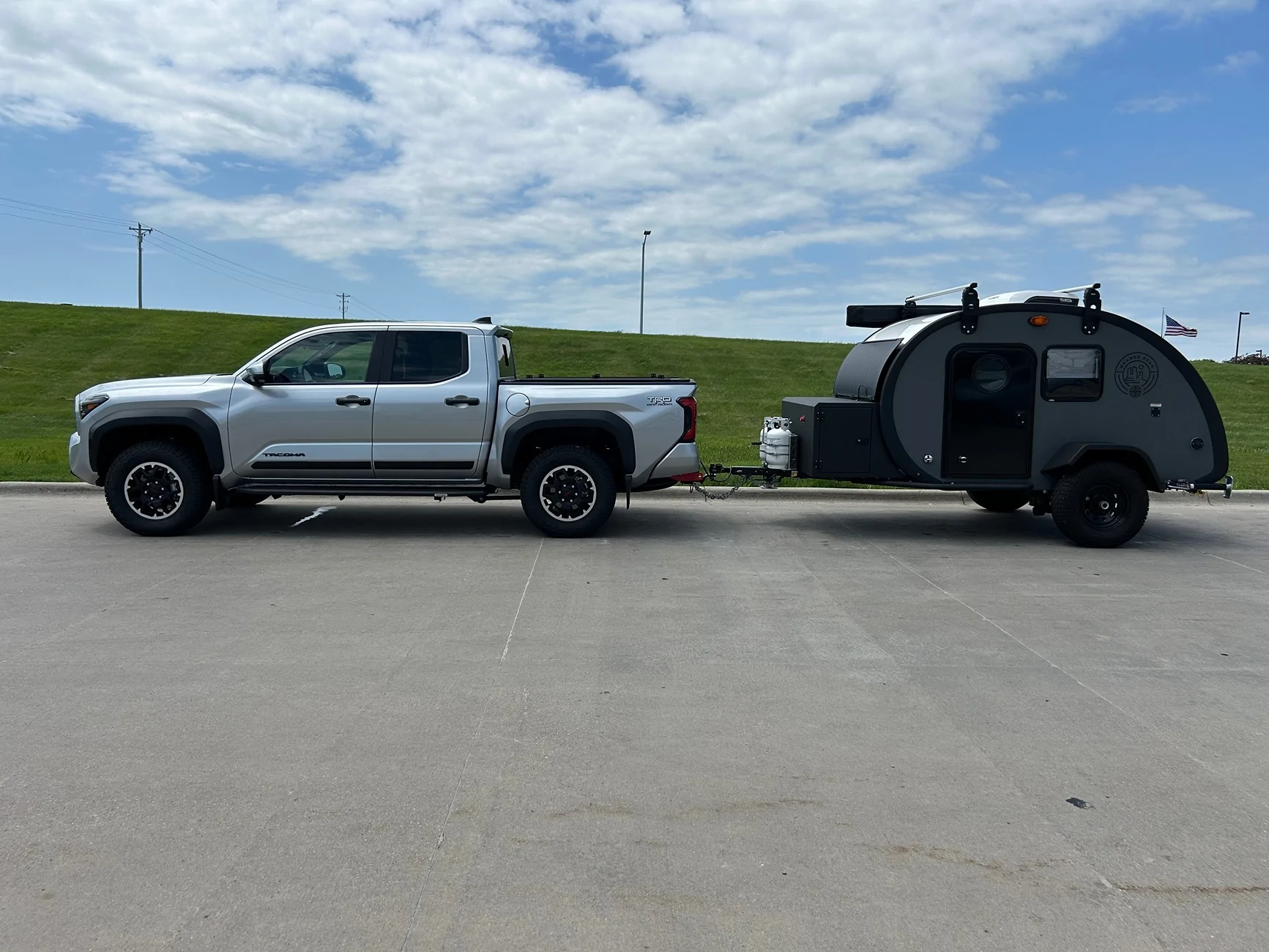 2024 Tacoma Anyone install LoadLifter 5000 air bags yet? IMG_4817