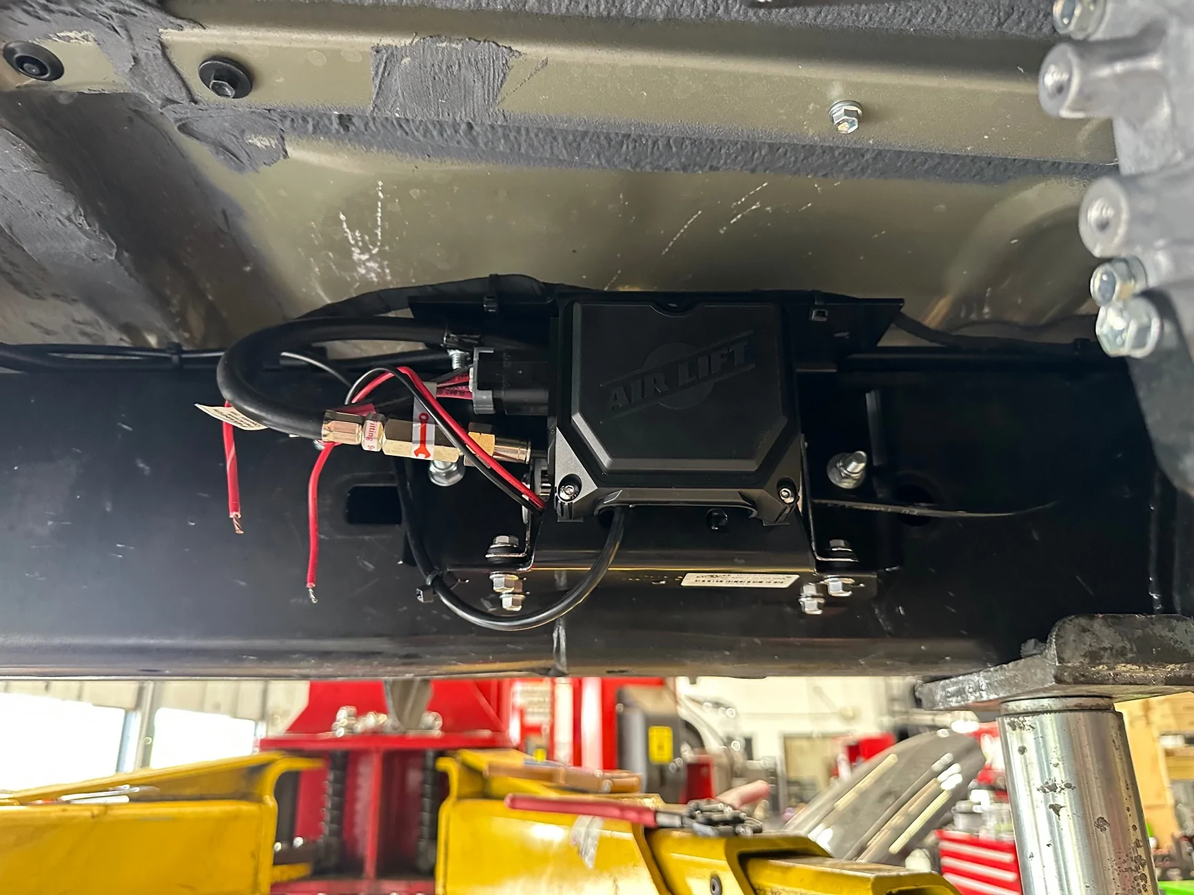 2024 Tacoma Anyone install LoadLifter 5000 air bags yet? IMG_6147