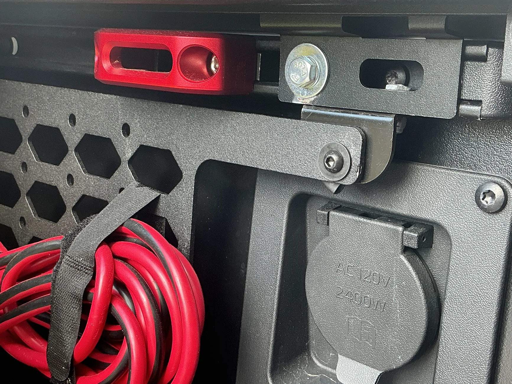 2024 Tacoma Question Regarding Tonneau Cover and Bed Molle Panel IMG_2864