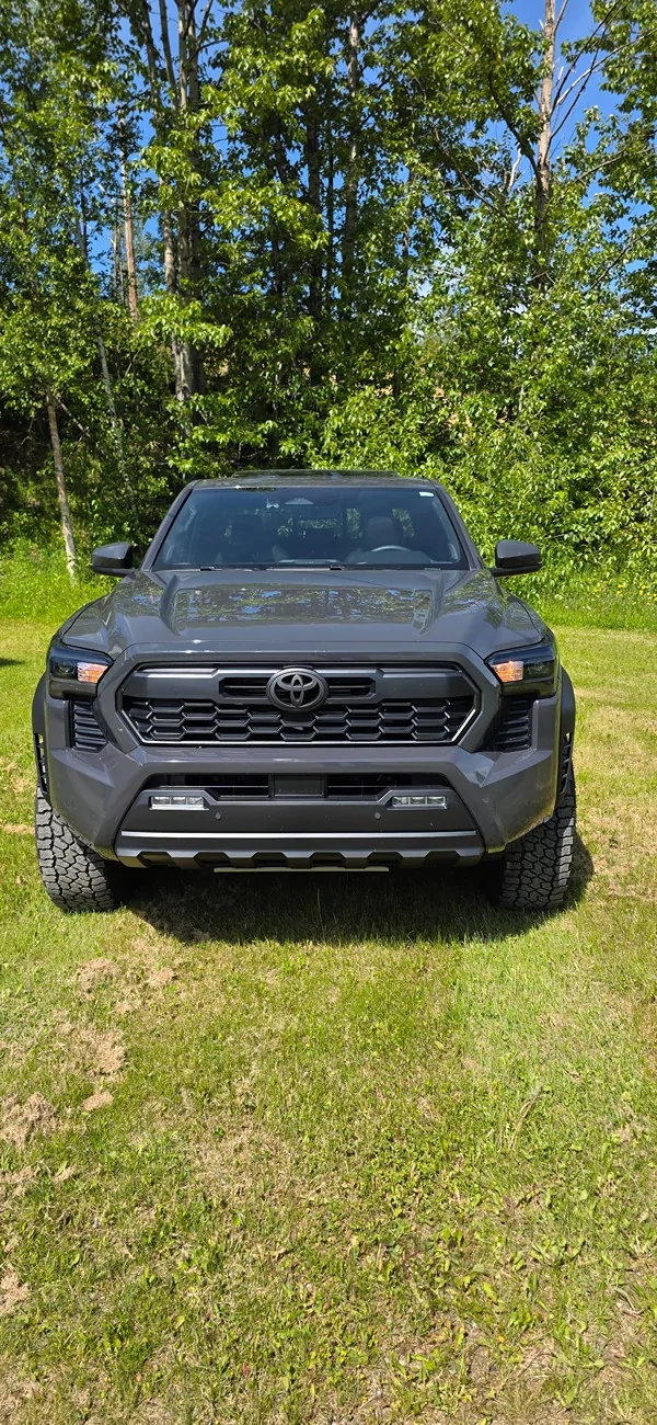 2024 Tacoma Fitment check: Method 703 17x8.5 +35mm and 285/70/17 tires. 20250613_144858