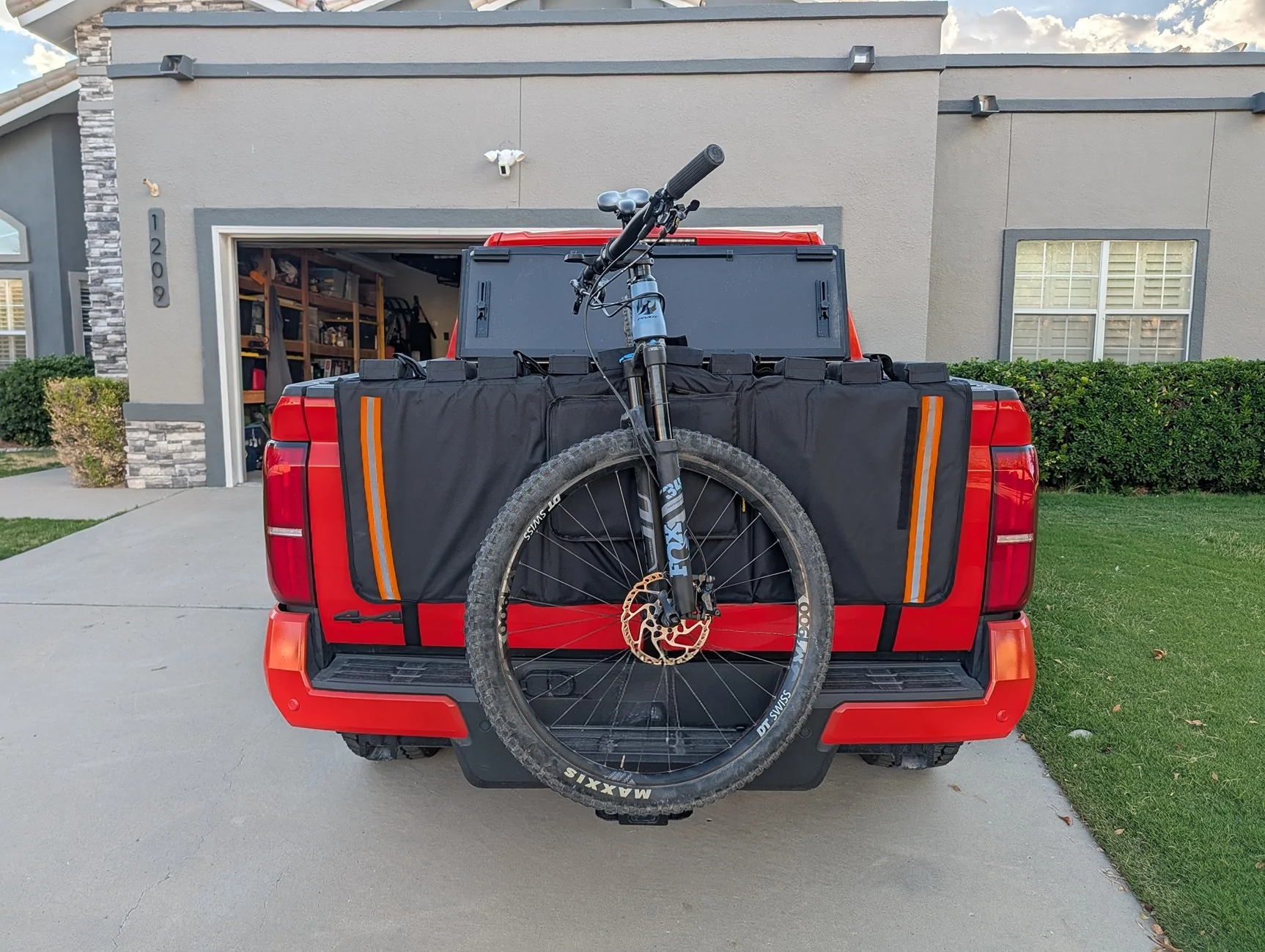 2024 Tacoma Trumgeta Tailgate Bike Pad installed review & photos PXL_20250910_002004469~2