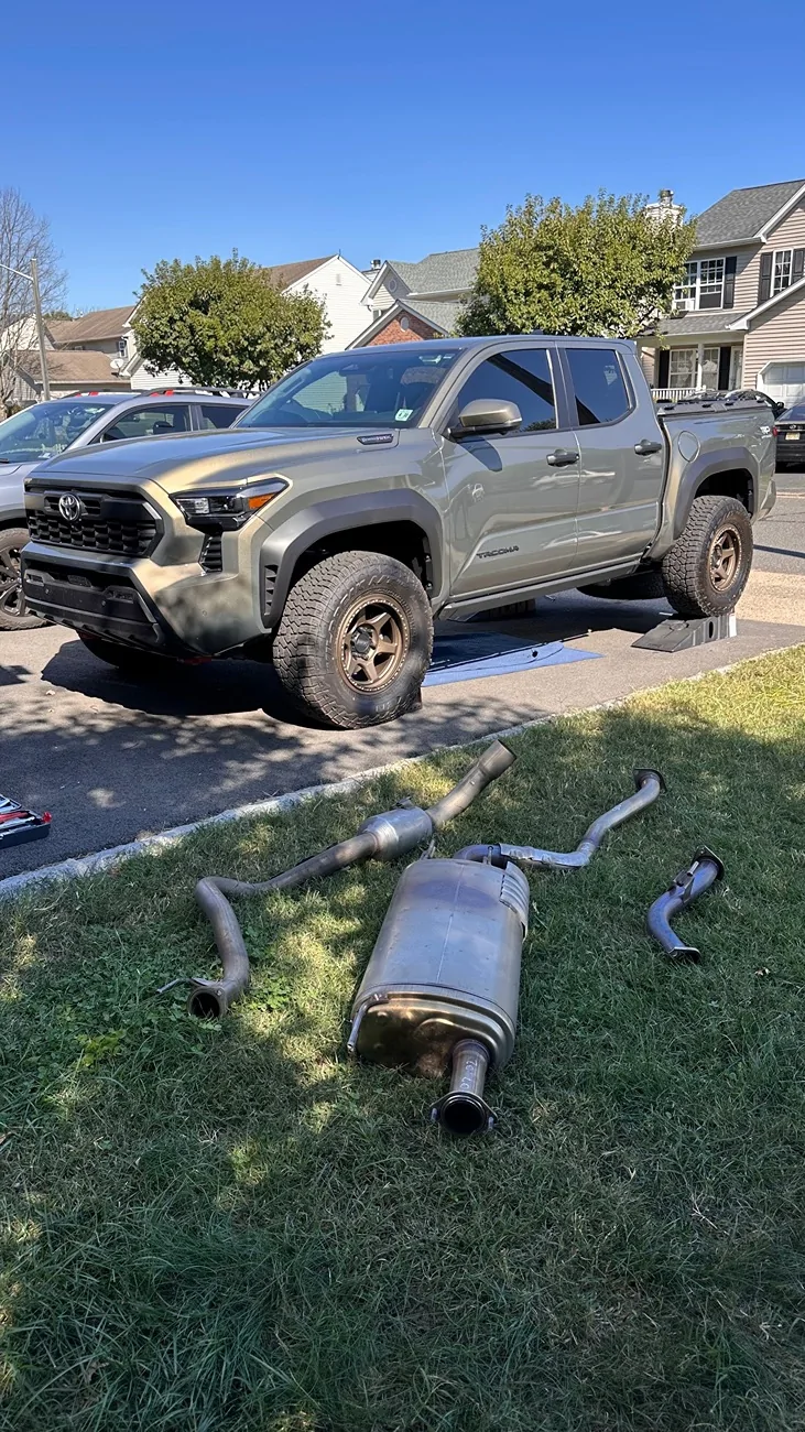 2024 Tacoma What did you do TO / WITH your 4th gen Tacoma today?! 👨‍🏭 🧰 📸 IMG_1818