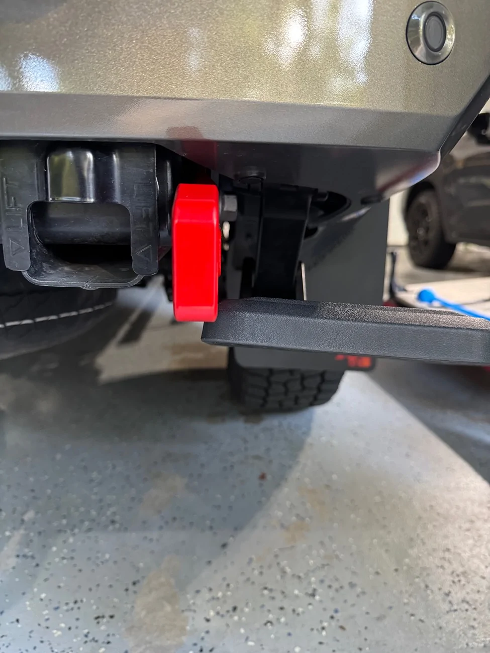 2024 Tacoma ARB Rear Recovery Points + OE Bed Step + SXTH Relo Bracket = doesn’t work IMG_2408