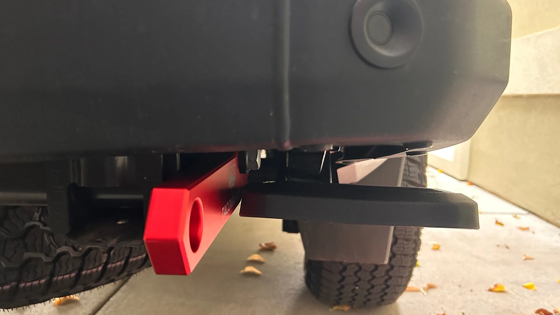 2024 Tacoma ARB Rear Recovery Points + OE Bed Step + SXTH Relo Bracket = doesn’t work IMG_1526