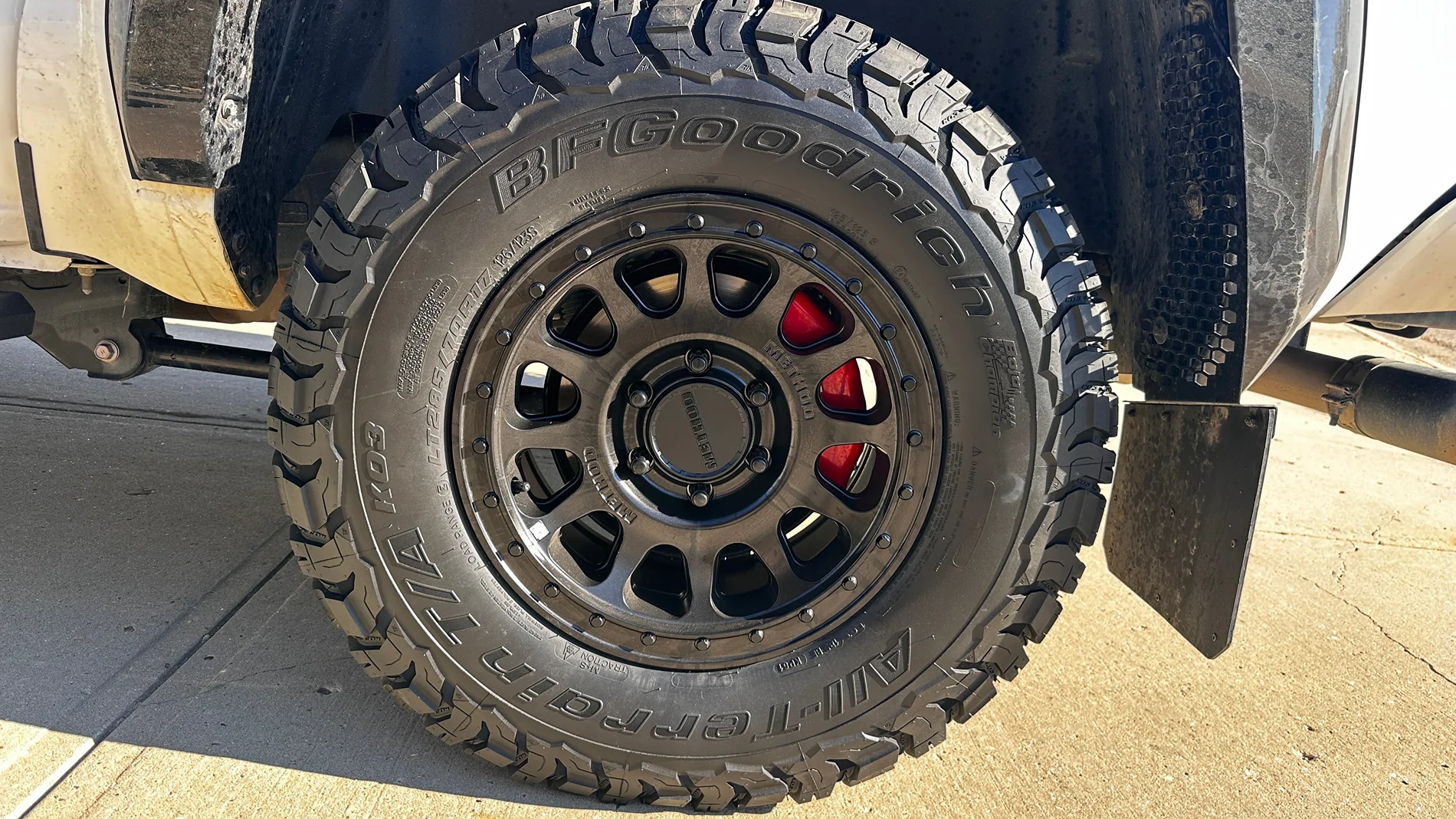 2024 Tacoma 2024 TRD Off Road with 285/70/17 KO3 on Method 709HD Rims IMG_1767