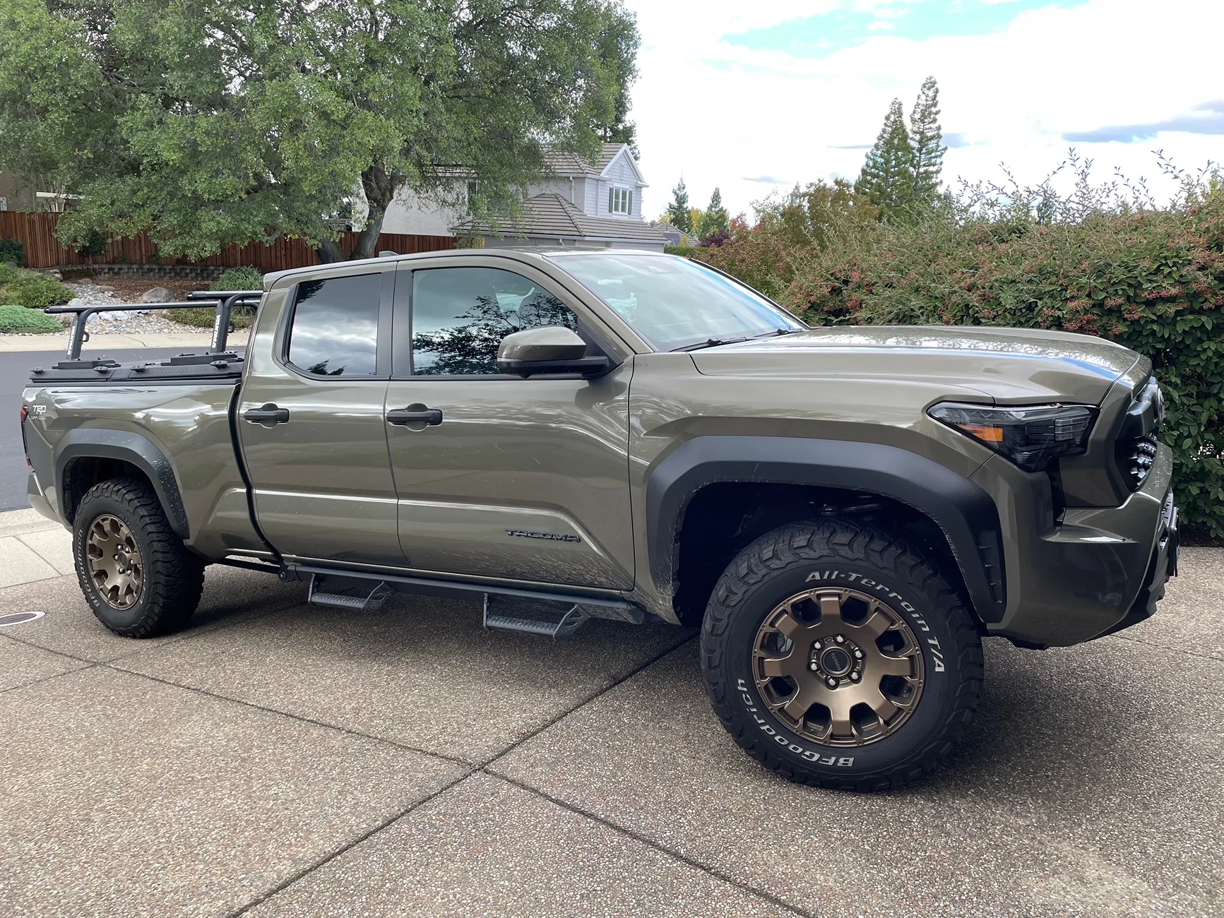 2024 Tacoma Yakima Outpost HD installed on Diamondback IMG_3007