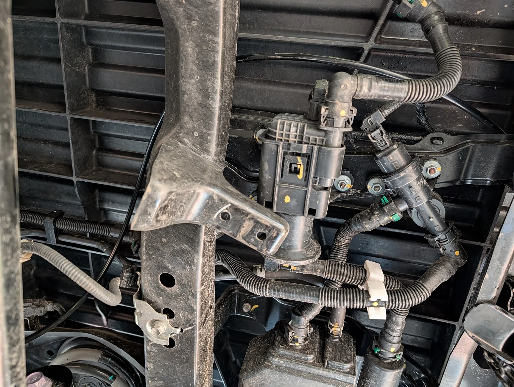 Breather tube routing high up.webp