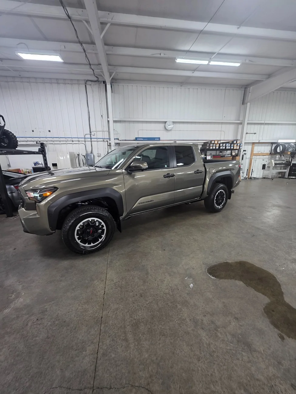 2024 Tacoma What did you do TO / WITH your 4th gen Tacoma today?! π¨βπ π§° πΈ 20251008_213944