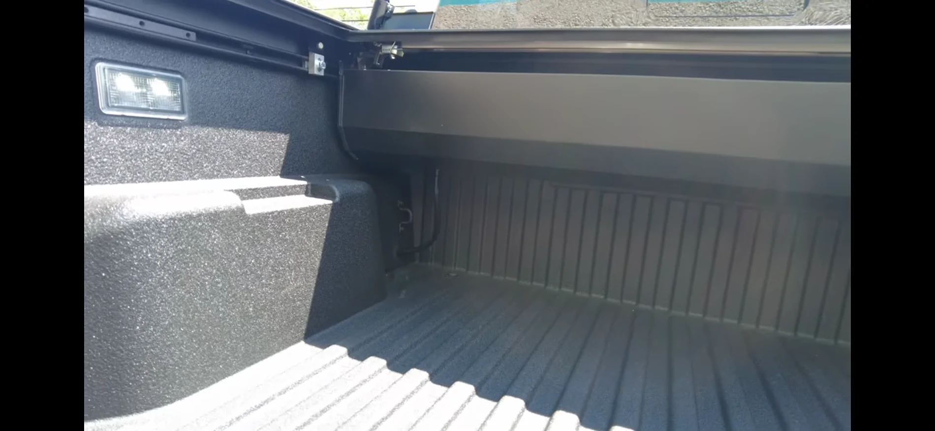 2024 Tacoma Question Regarding Tonneau Cover and Bed Molle Panel IMG_2564