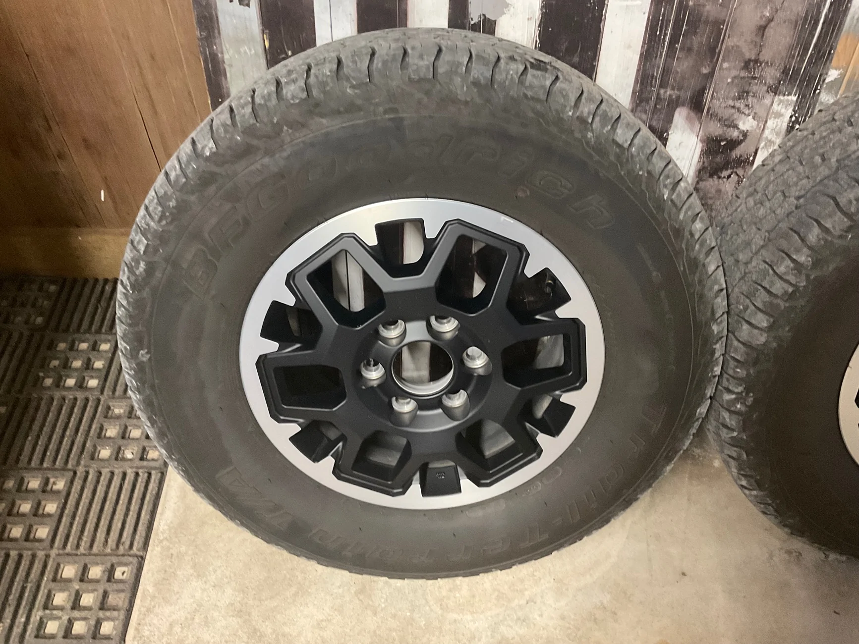 2024 Tacoma What did you do TO / WITH your 4th gen Tacoma today?! 👨‍🏭 🧰 📸 IMG_1555