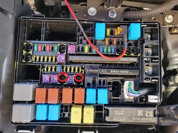 2024 Tacoma What fuse do you recommend me splitting off of for an in-cab GMRS radio? Fuse block-sm