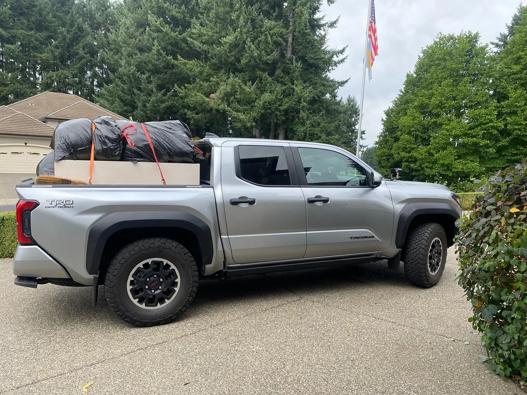 2024 Tacoma CELESTIAL SILVER METALLIC 2024 Tacoma Thread (4th Gen) IMG_8836