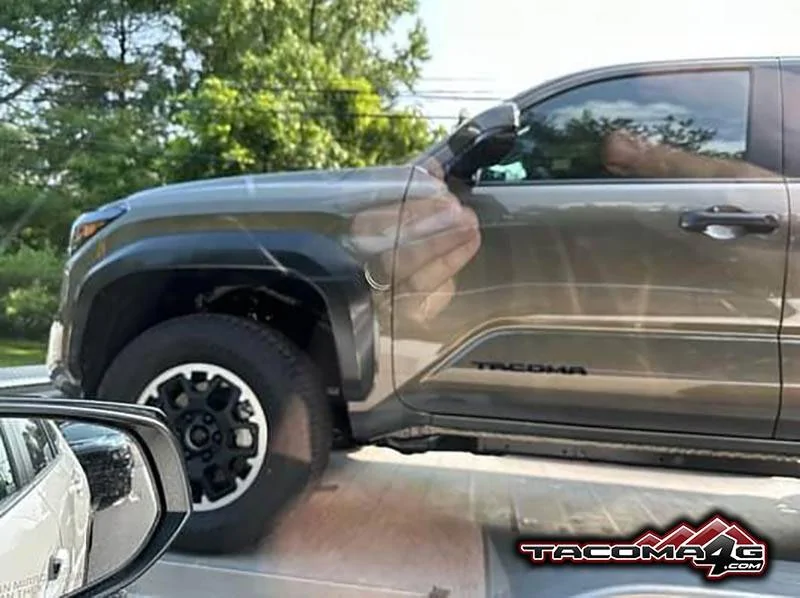 2024 Tacoma BRONZE OXIDE 2024 Tacoma Thread (4th Gen) Bronze Oxide 2024 Tacoma TRD Off Road spotted 12