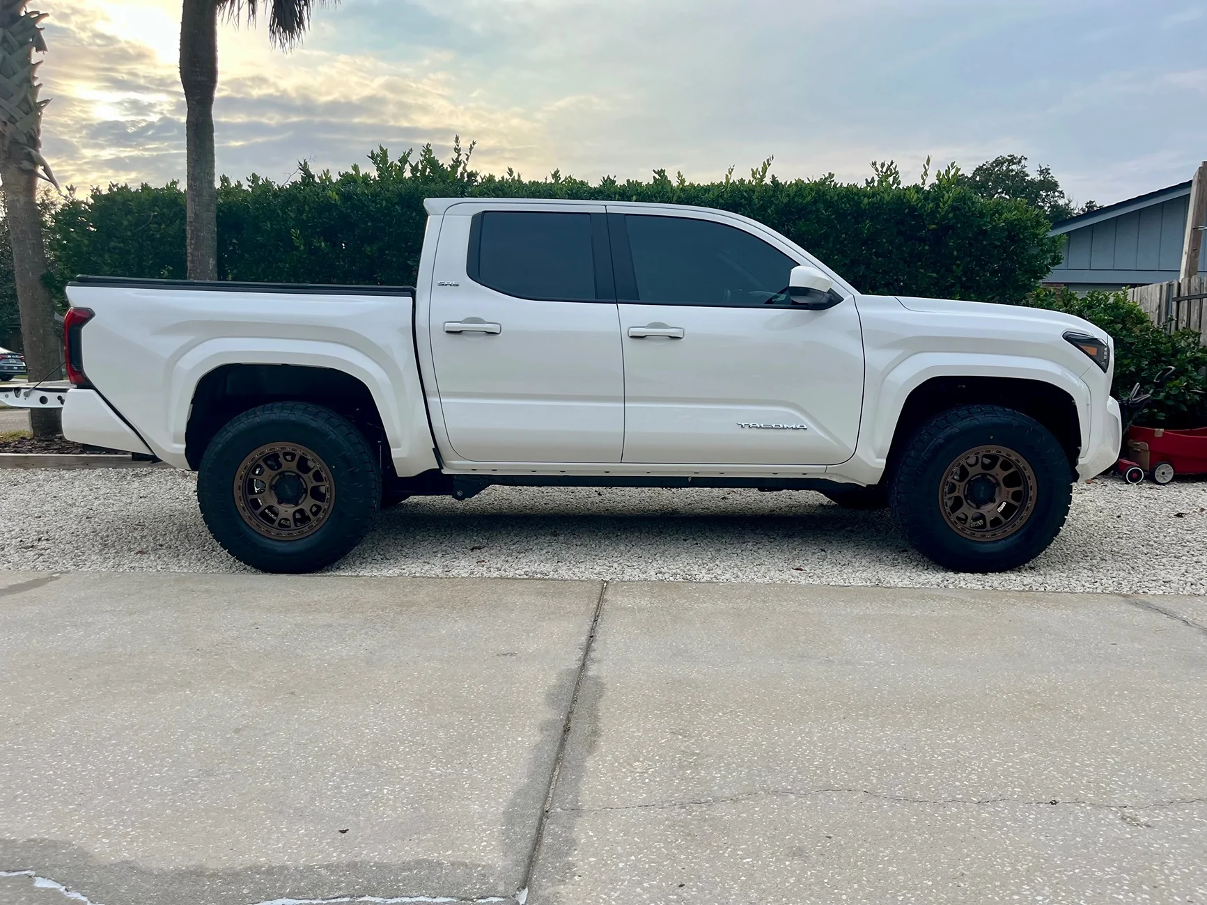 2024 Tacoma Help me make a tire decision team! Falken Wilpeaks - 285 or 275, SL or C? IMG_0019