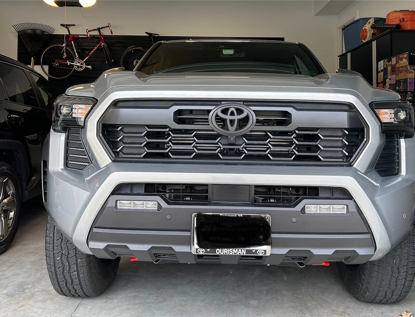 2024 Tacoma CELESTIAL SILVER METALLIC 2024 Tacoma Thread (4th Gen) IMG_9500