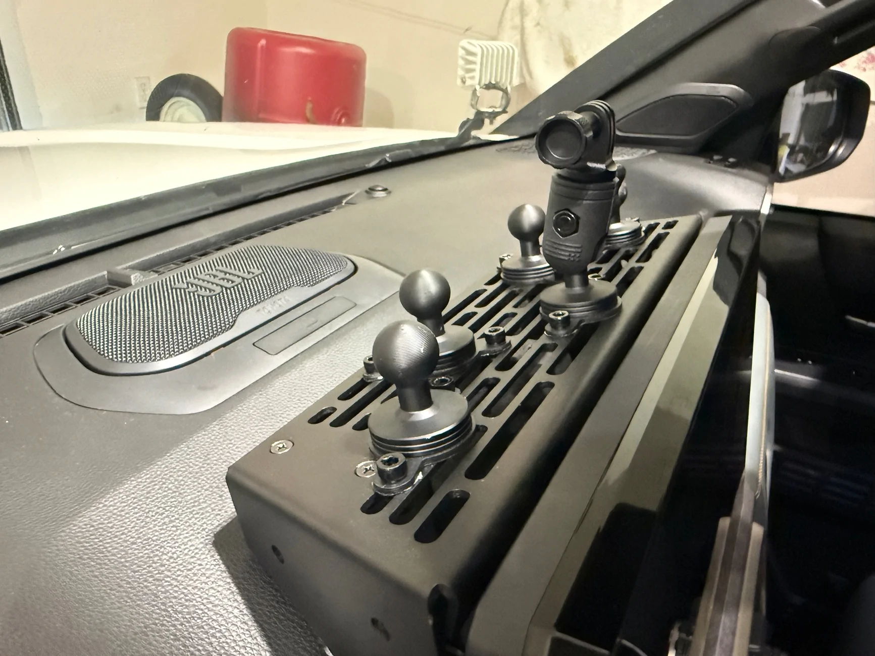 2024 Tacoma What did you do TO / WITH your 4th gen Tacoma today?! 👨‍🏭 🧰 📸 IMG_5537